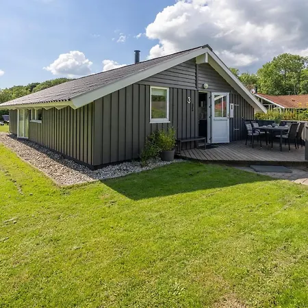 Niska - 300m From The Sea By Interhome