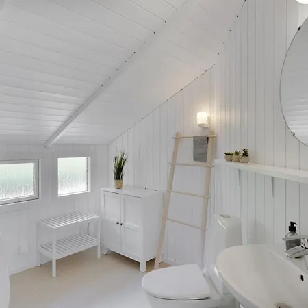 Niska - 300m From The Sea By Interhome