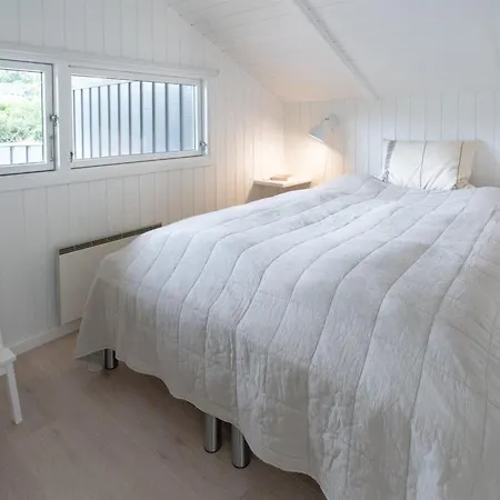 Niska - 300m From The Sea By Interhome