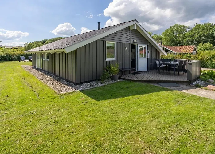 Niska - 300m From The Sea By Interhome